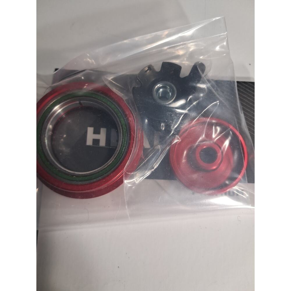 Wolf Tooth Performance Zero Stack (ZS) Headset red - Picture 2 of 3